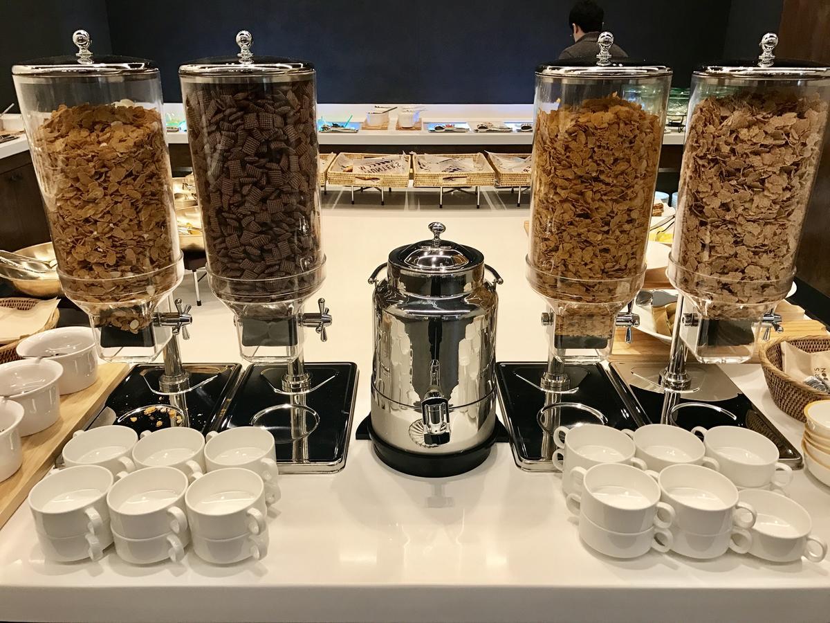 Grand City Hotel تَنوان المظهر الخارجي الصورة