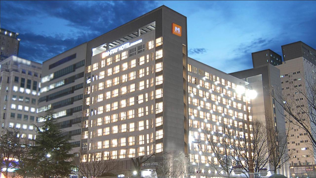 Grand City Hotel تَنوان المظهر الخارجي الصورة