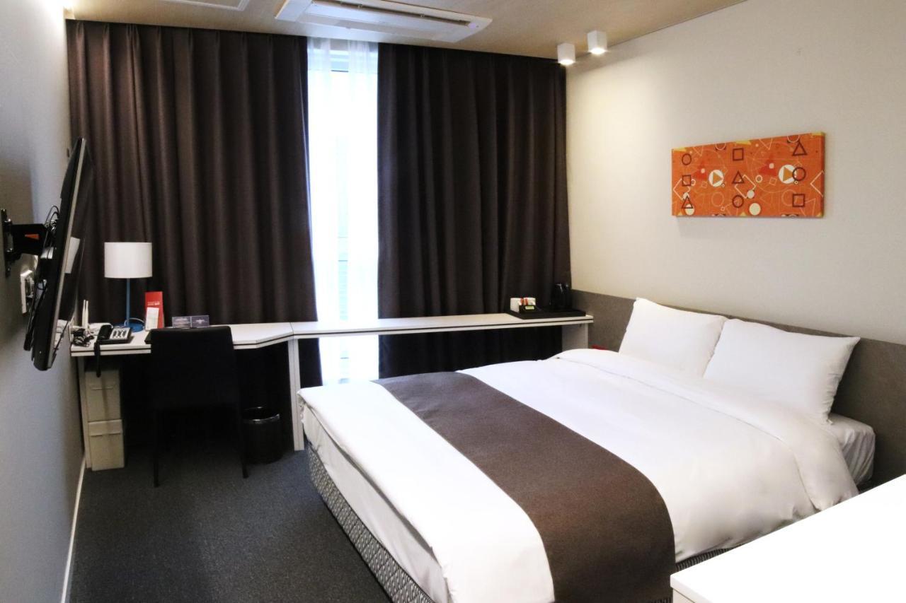 Grand City Hotel تَنوان المظهر الخارجي الصورة