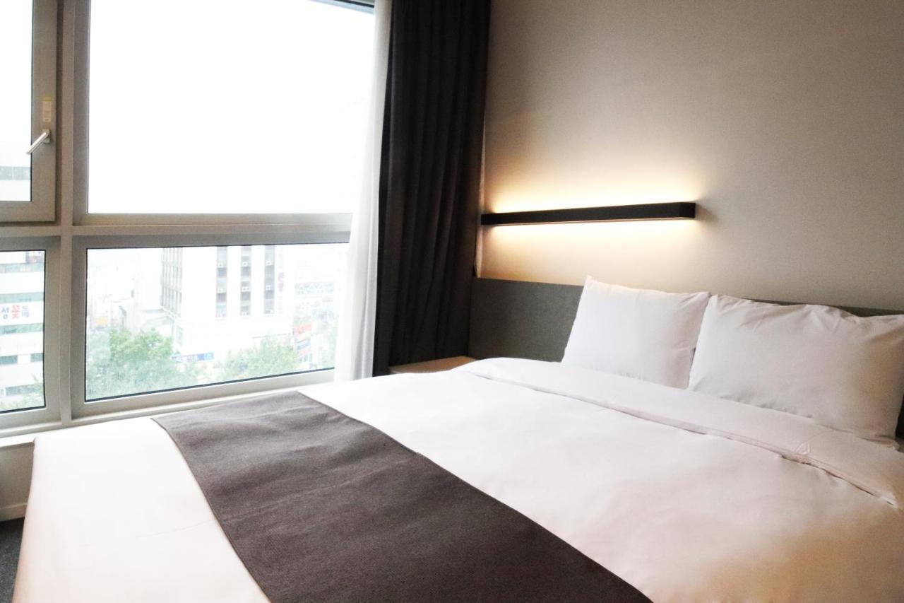 Grand City Hotel تَنوان المظهر الخارجي الصورة