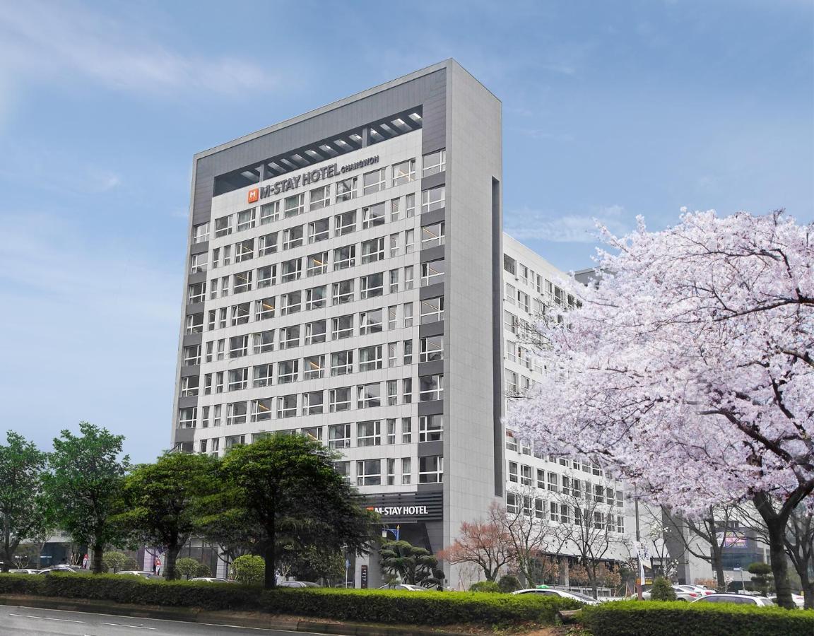 Grand City Hotel تَنوان المظهر الخارجي الصورة